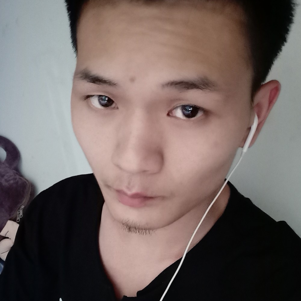 坐在坟前调戏鬼！的照片