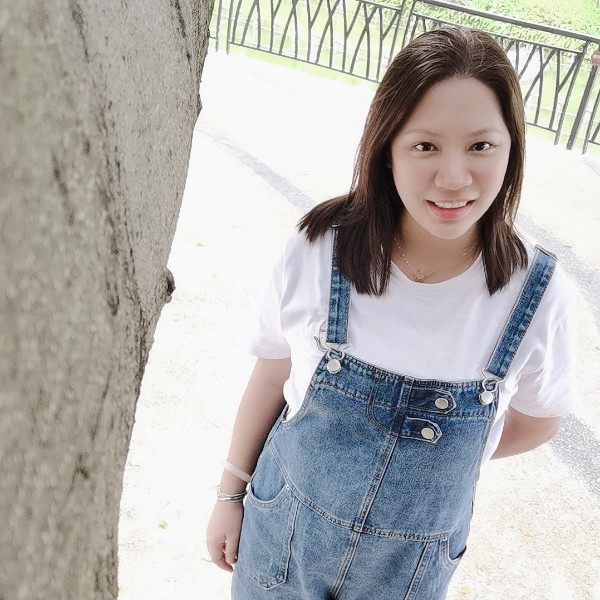 铅笔用光亮的照片