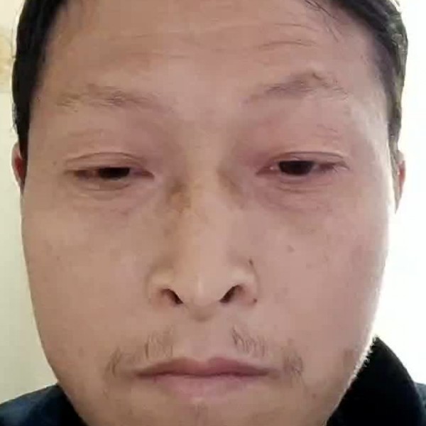 牛排浅吻想人陪的照片