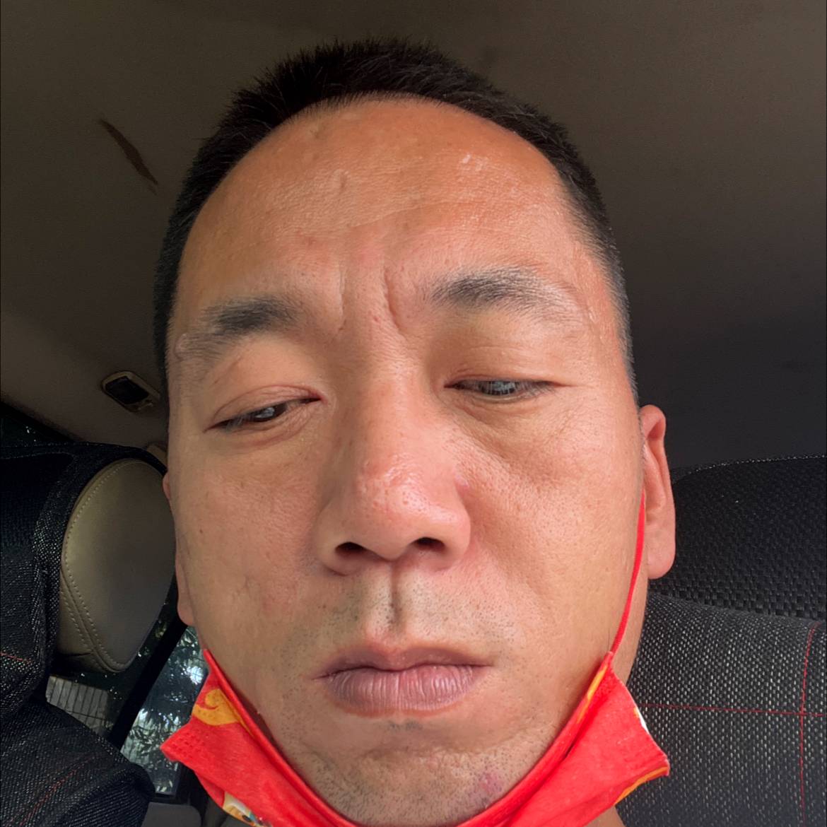 汽车回眸默默的照片