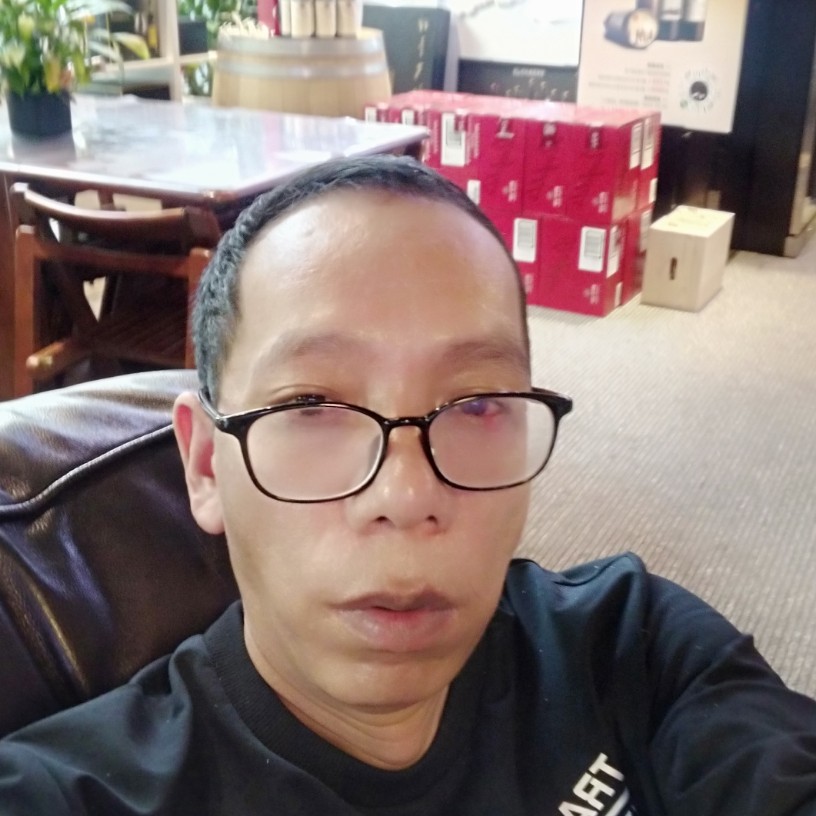 指尖划过你的唇的照片