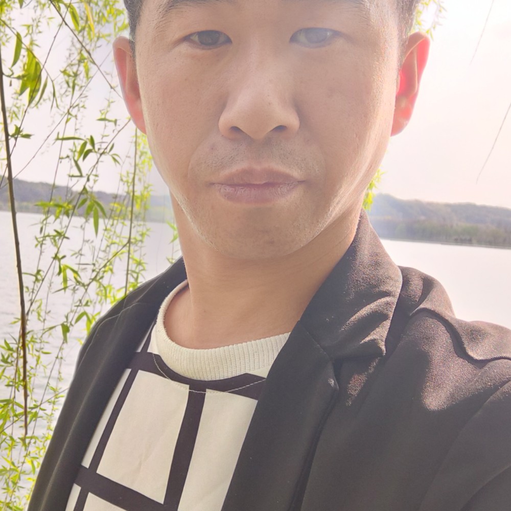 小甜瓜回眸健康的照片