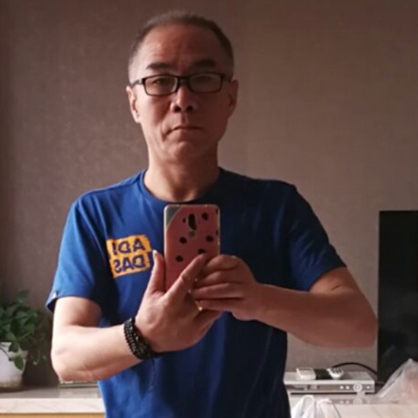 过客强健的照片