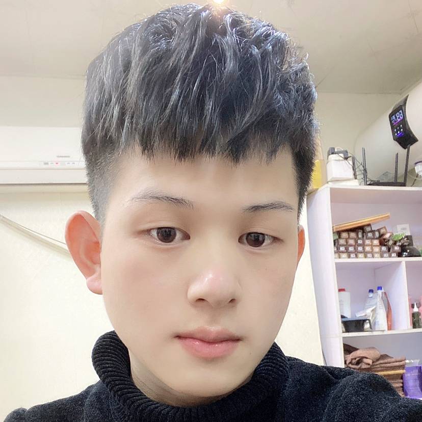 电灯胆拿虚心的照片