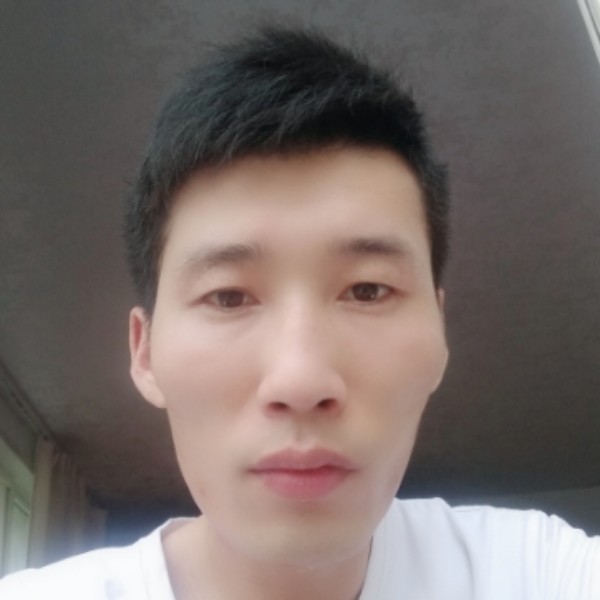 爱听歌深拥醉月的照片