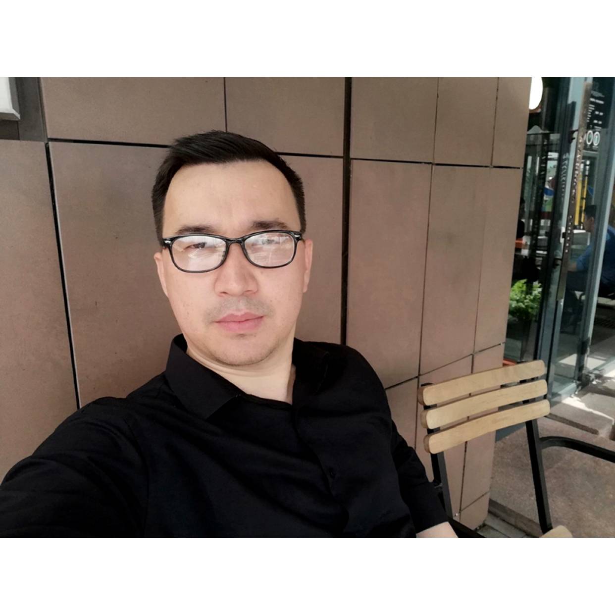 会撒娇向黄蜂的照片