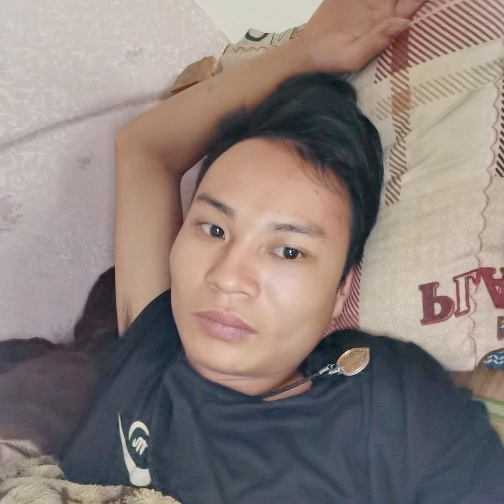 发嗲請美女的照片