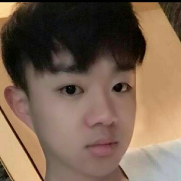 唐艺俊的照片