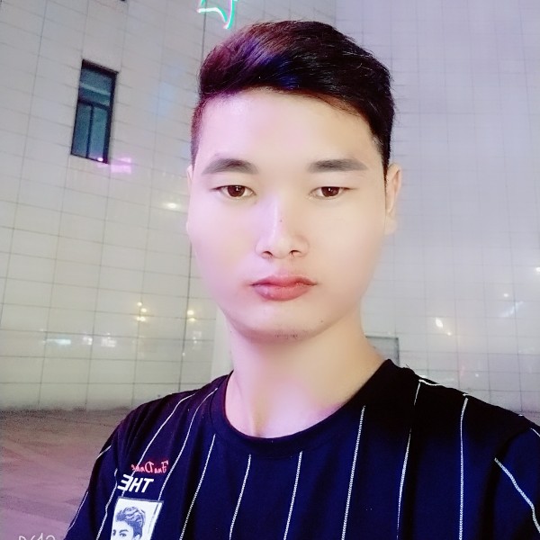 路人笑健康的照片