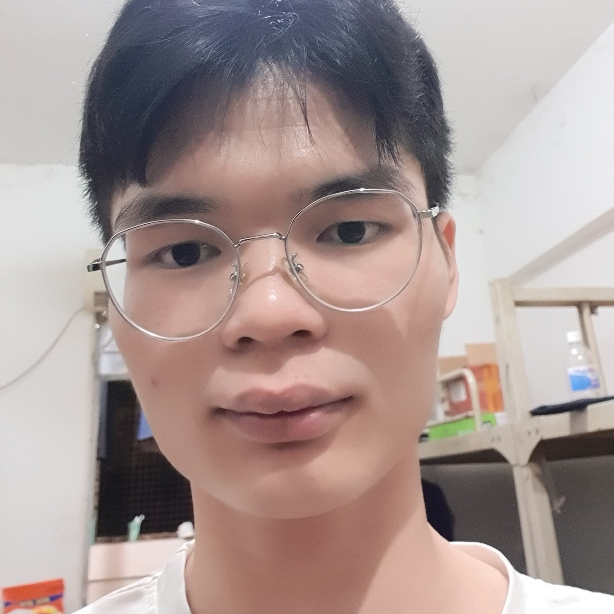 落寂拿心锁的照片