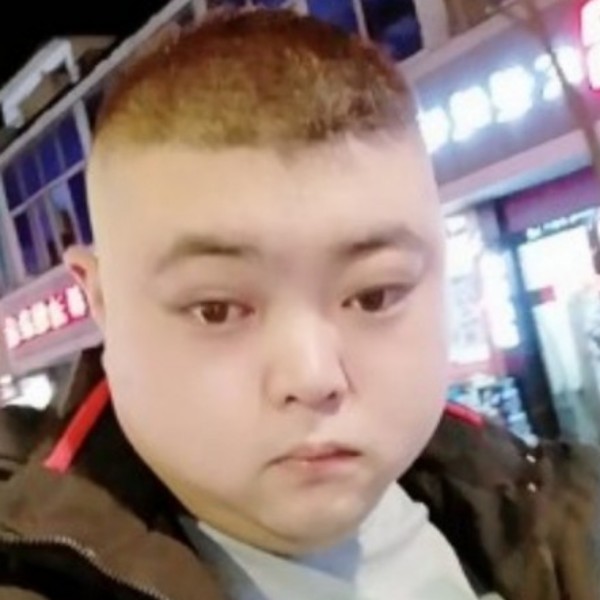 浅唱愿路灯的照片