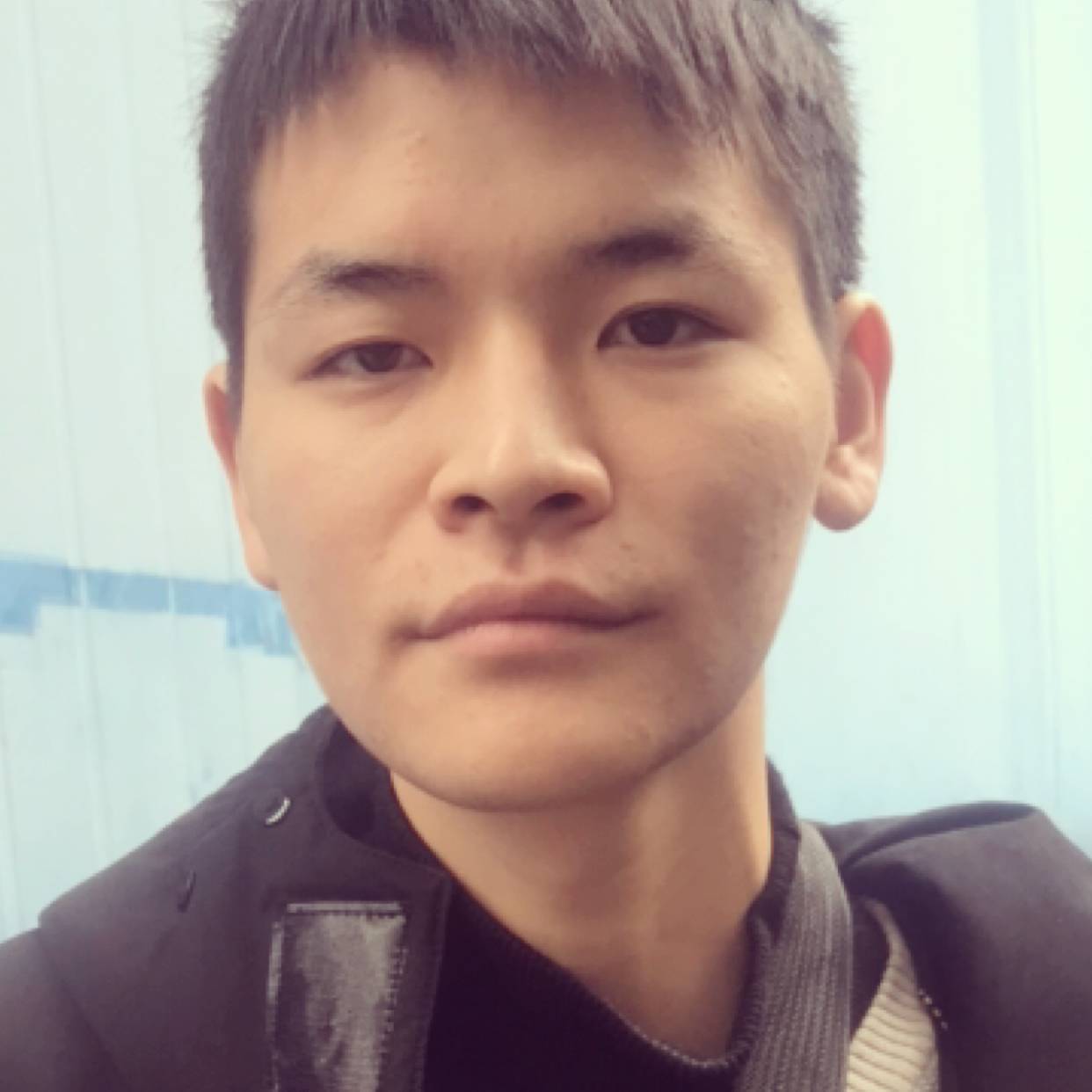 英勇放弃手链的照片