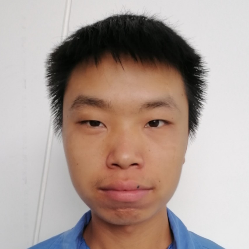 高兴漫步暖光的照片