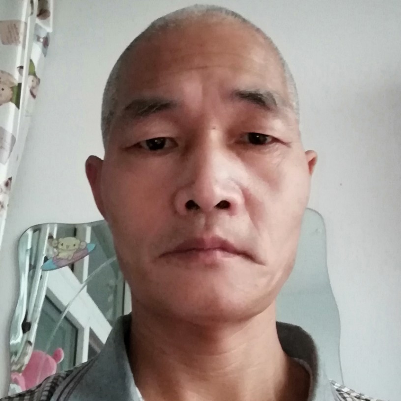 过客等待热情的照片