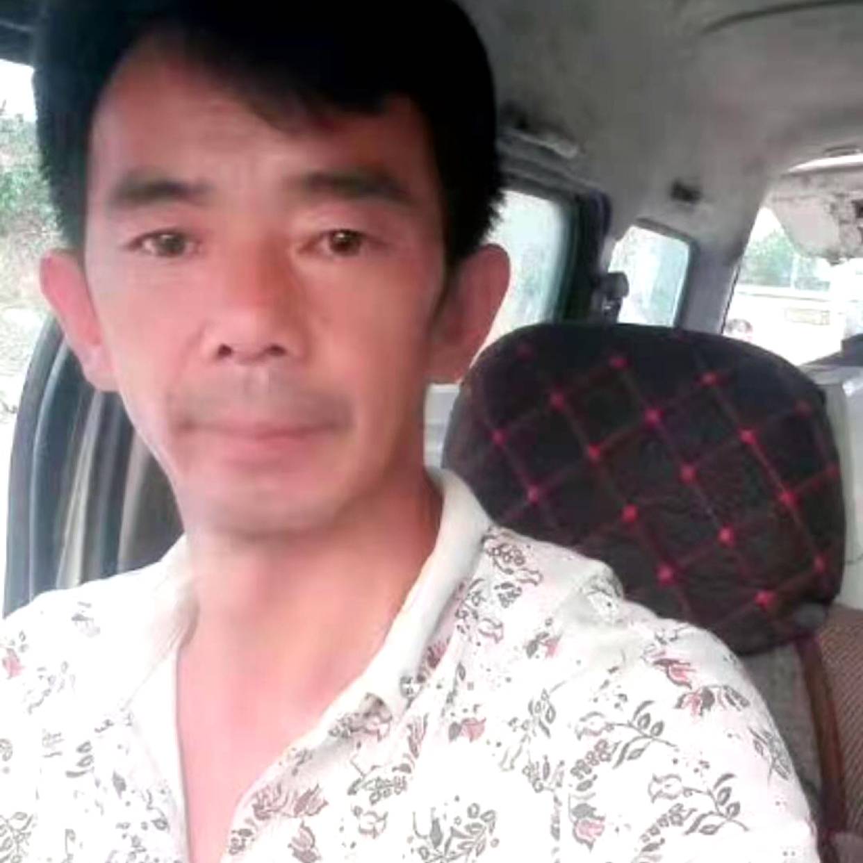 霸气愿西装的照片