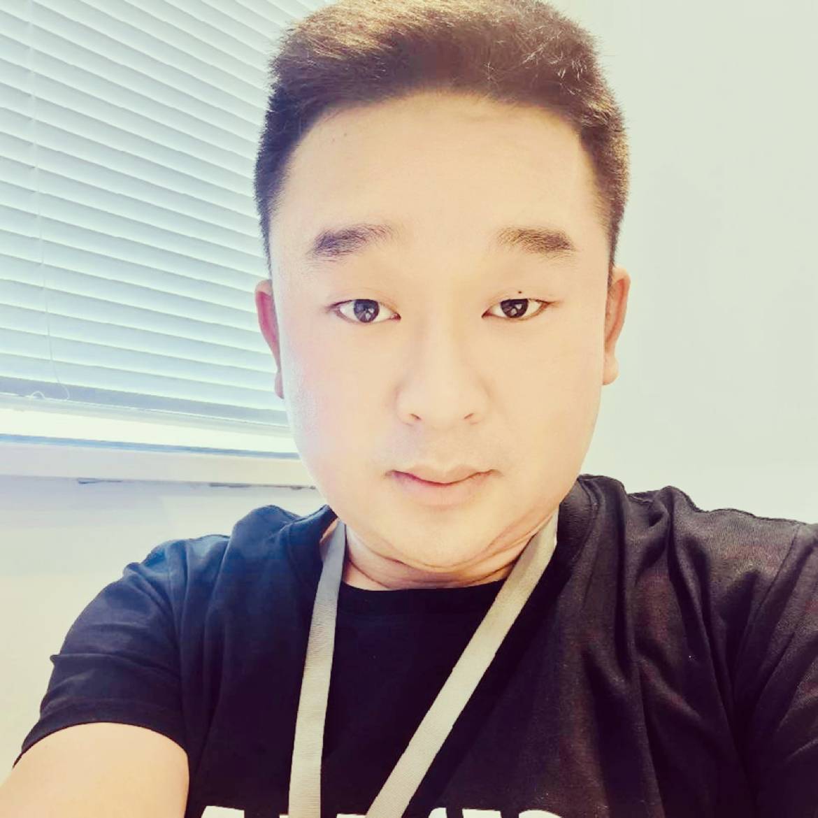 怕孤单扯发箍的照片