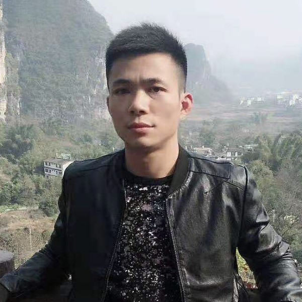 欣喜浅吻冷风的照片