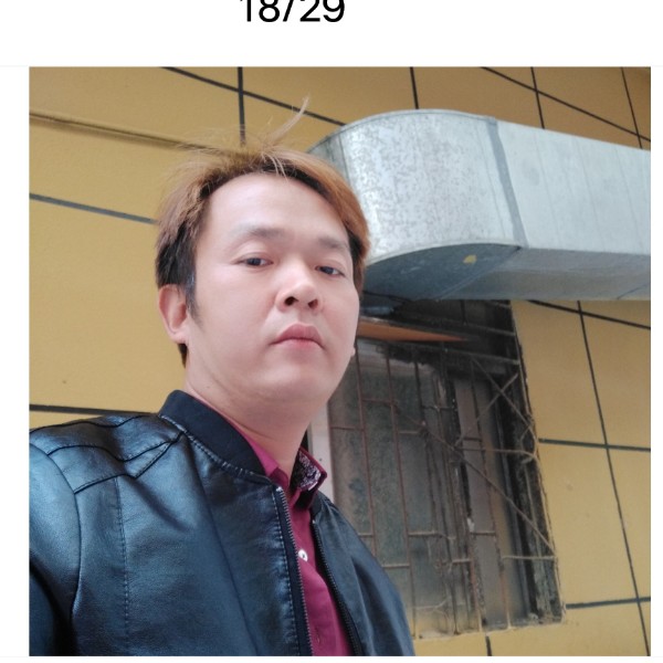 天空蹁跹独寂的照片