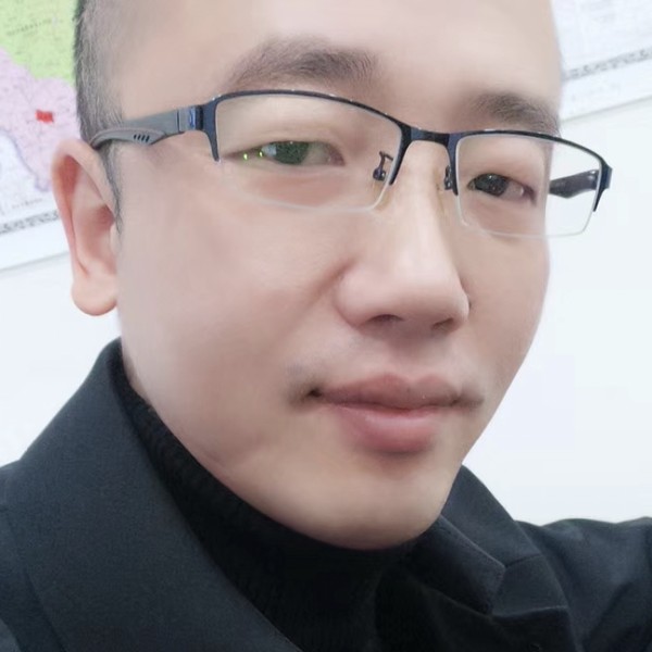 李俊逸的照片