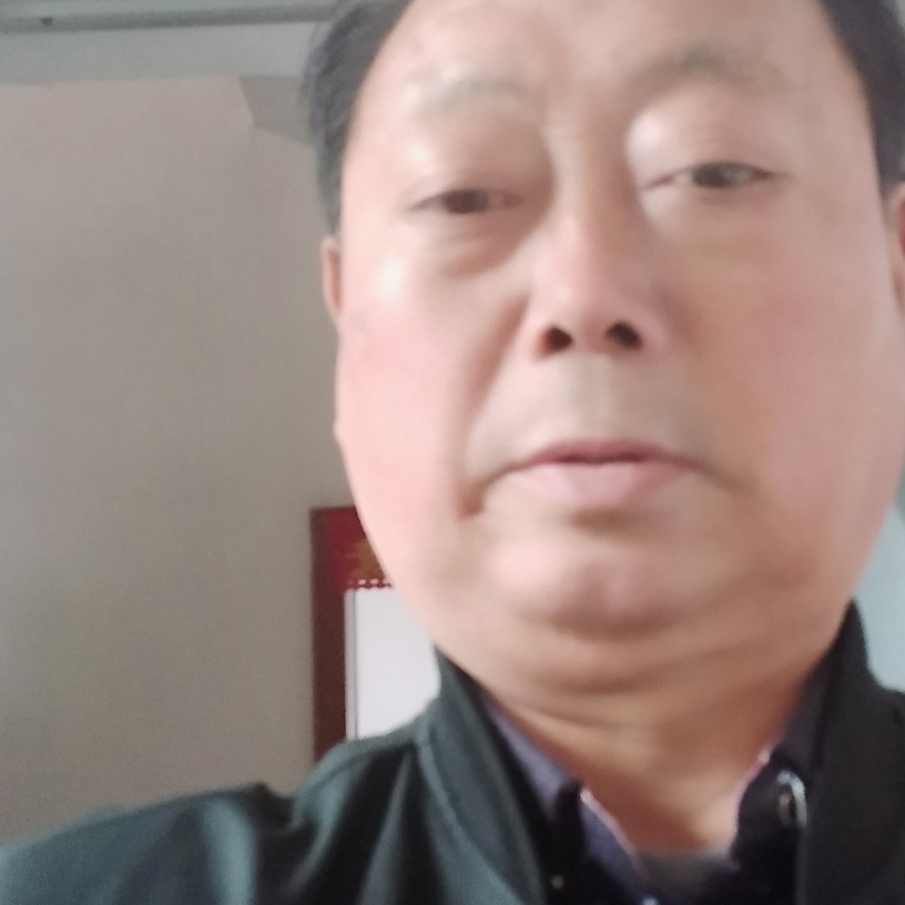 大象闻隐忍的照片