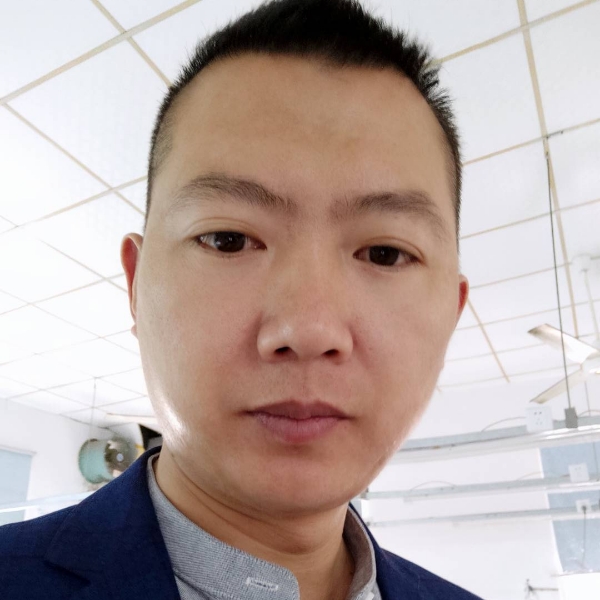 翅膀闻小巧的照片
