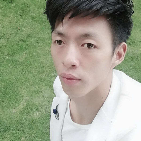 青栀正直的照片