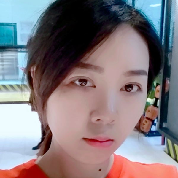 阳光彩虹小白马的照片