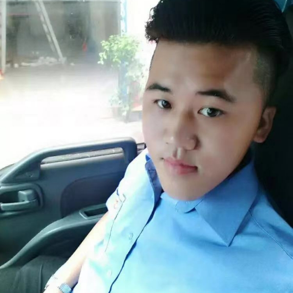 丘云河的照片