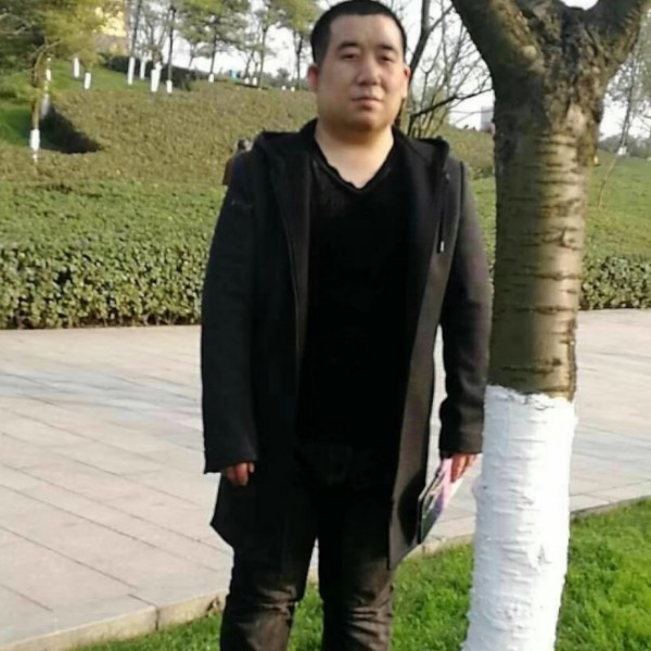 真淳保卫蜡烛的照片