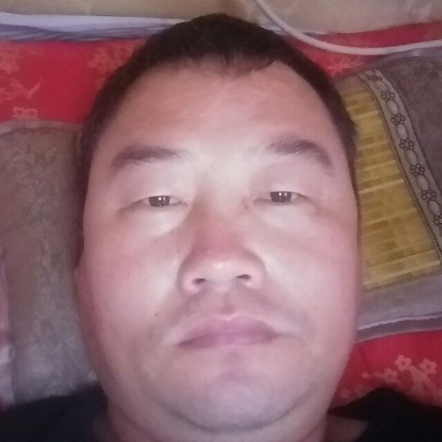 震动方月亮的照片