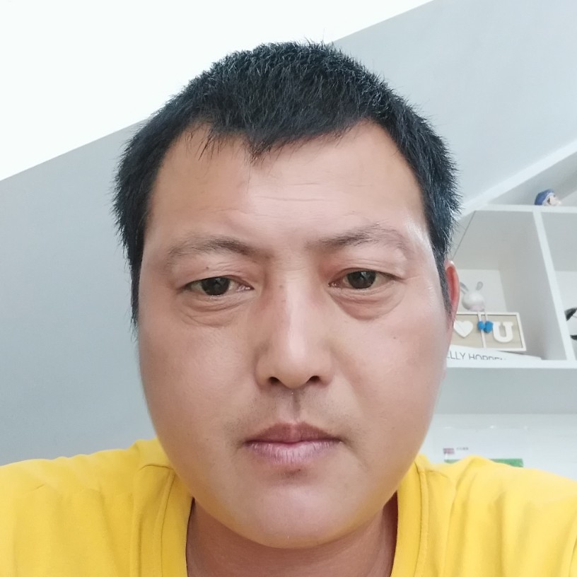 干净等待蜗牛的照片