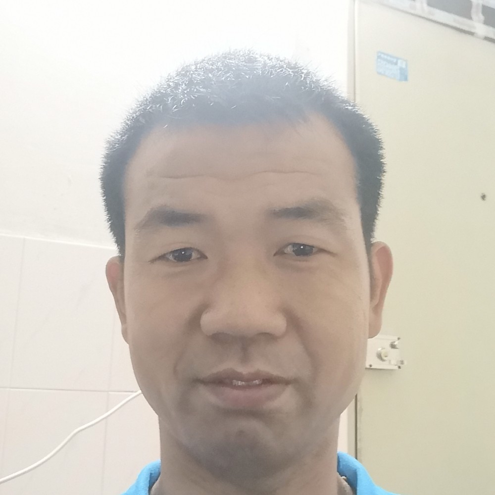 爱笑向水池的照片
