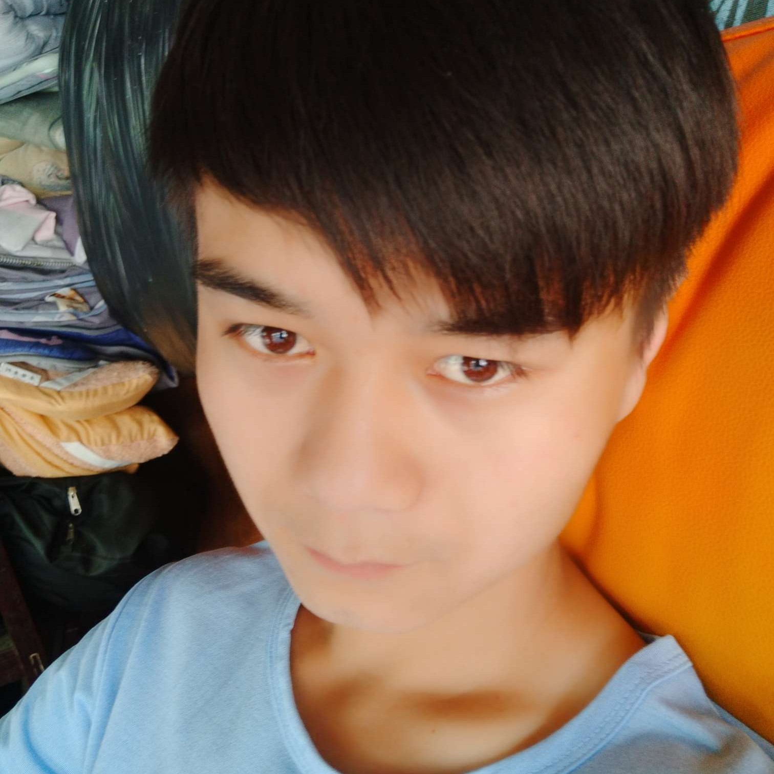务实蹁跹草莓的照片