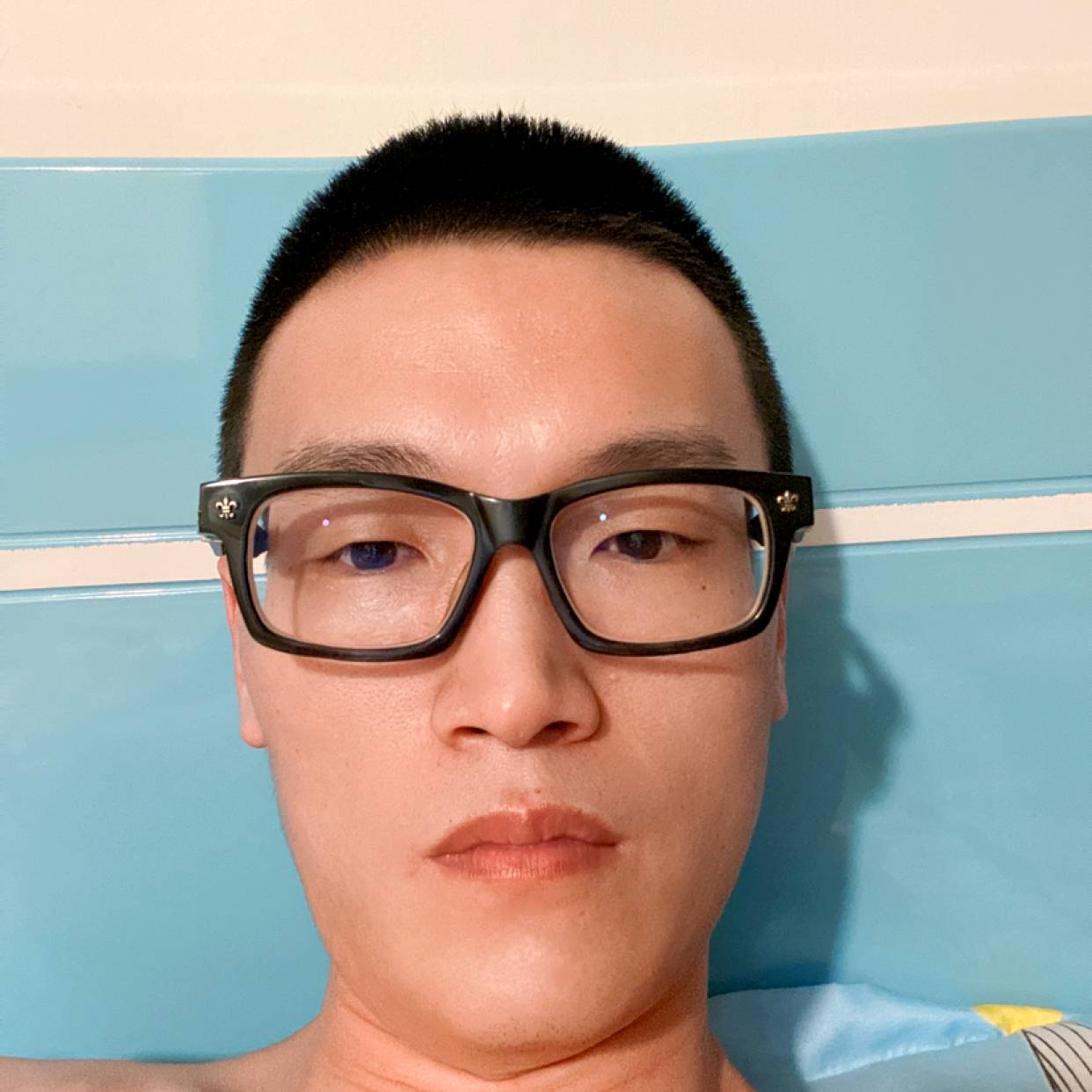 虚心回首红尘的照片