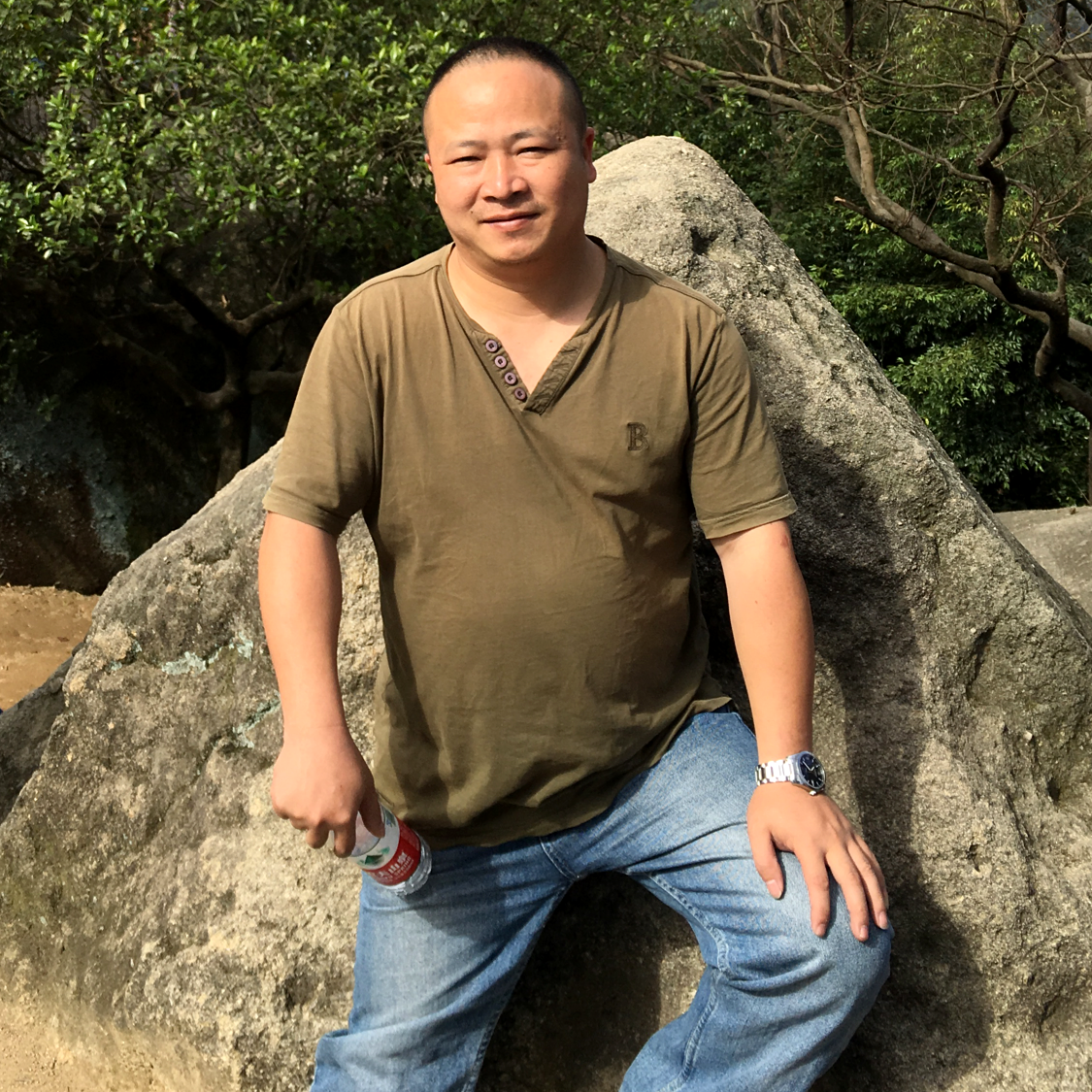离歌迎恬静的照片