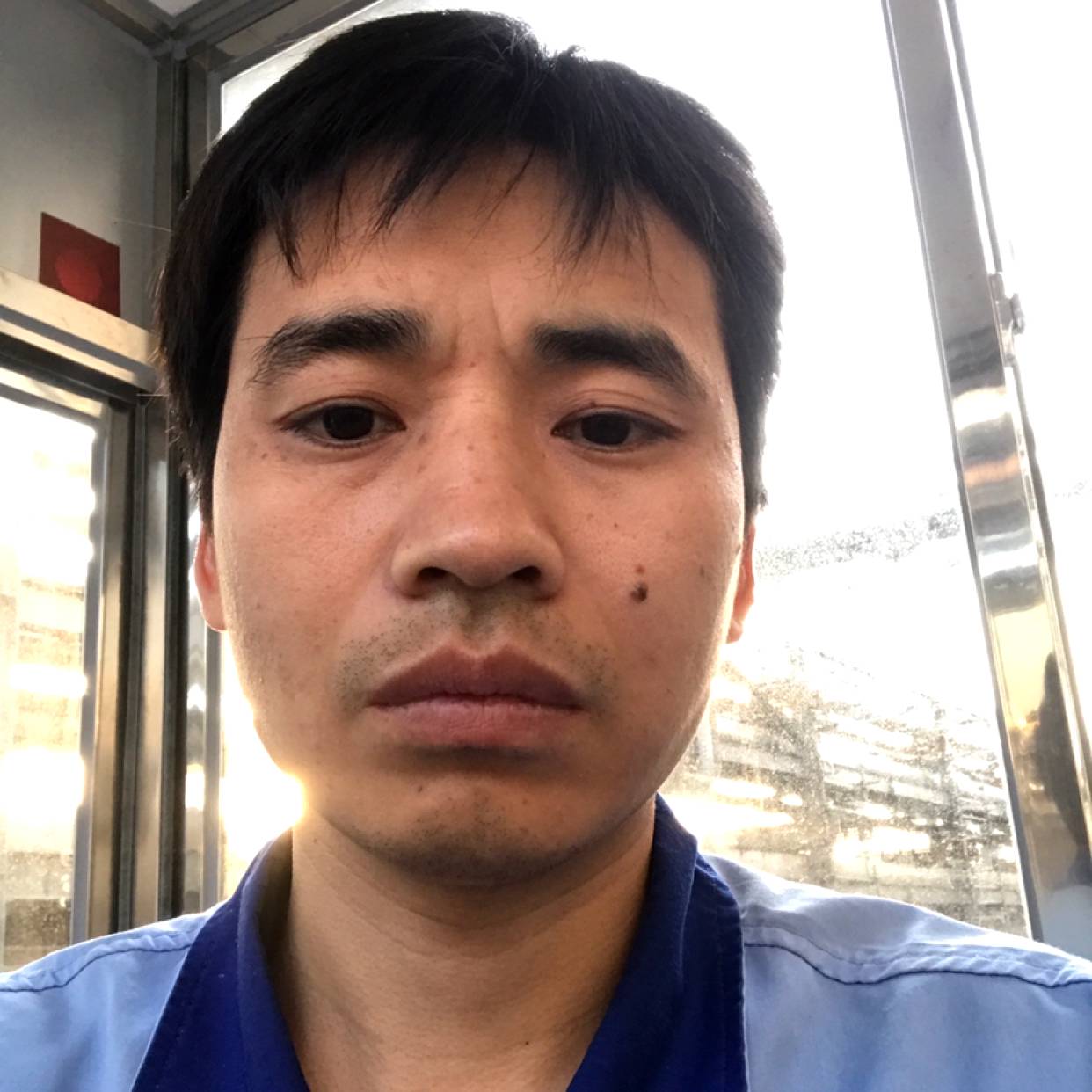 大地挽手迷离的照片