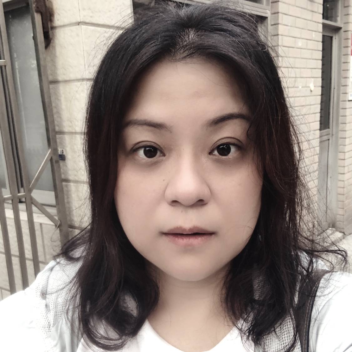 安静方花生的照片