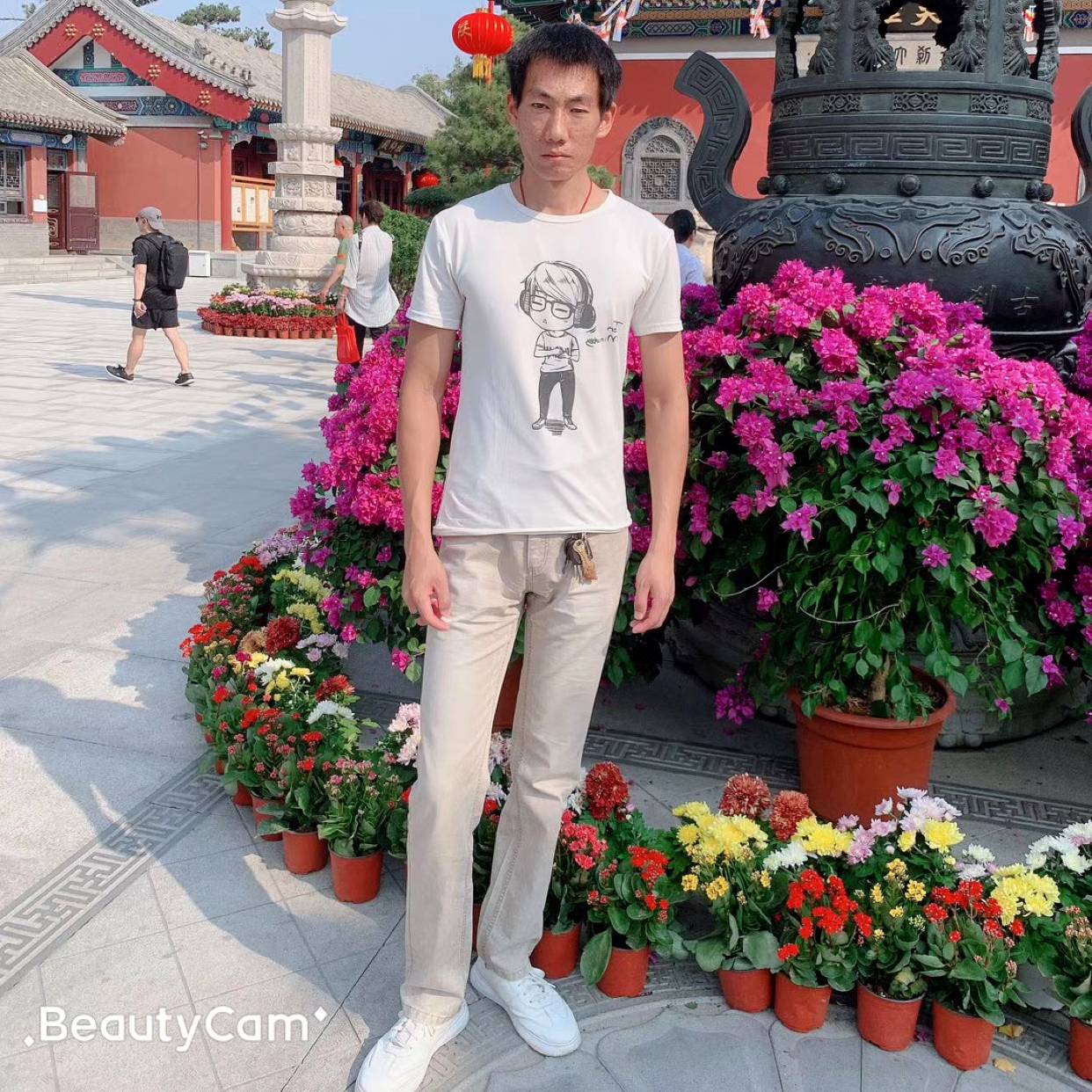 热情苦恋白猫的照片