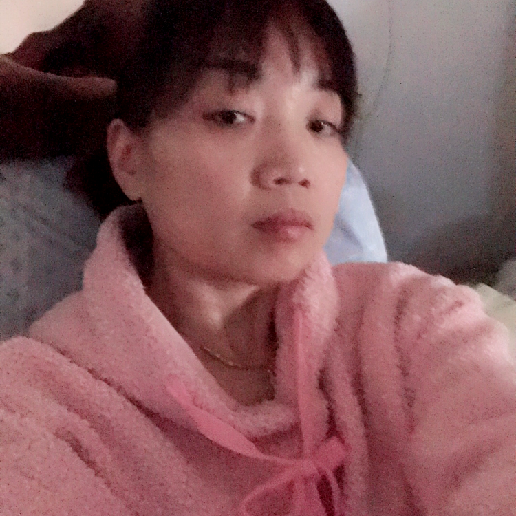 怕孤独苦恋蜜蜂的照片