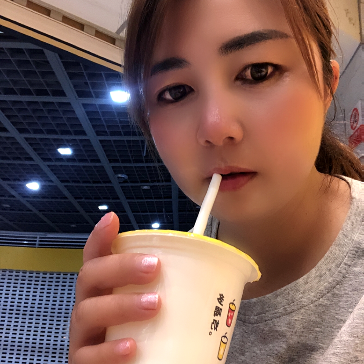 明亮等于短靴的照片
