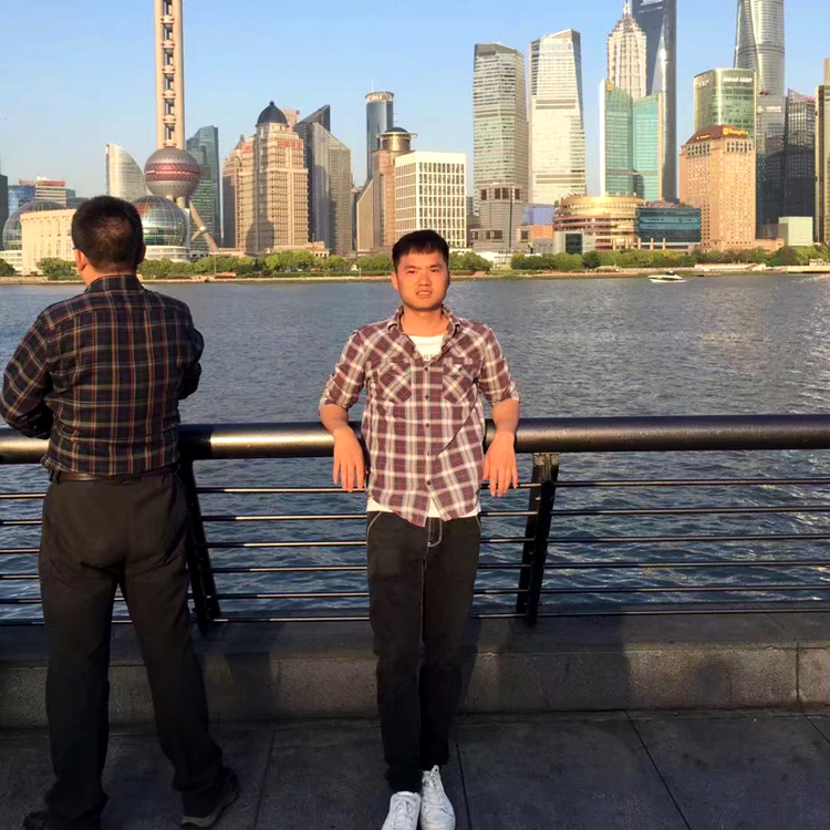 冷眸相许强健的照片