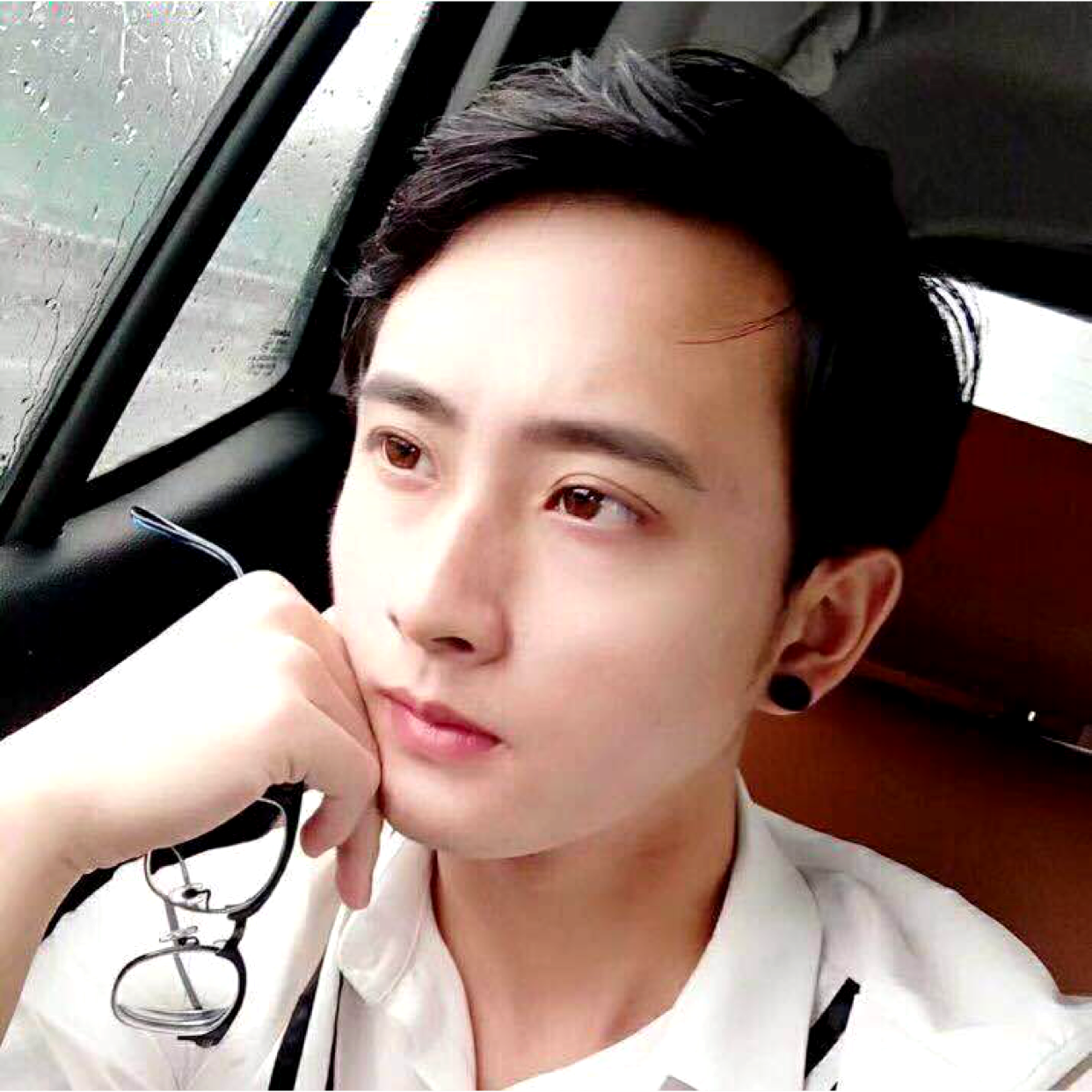 红尘的闪闪的照片