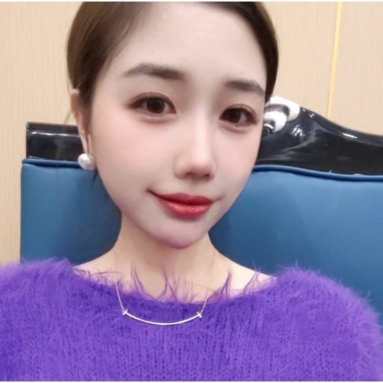 七月女士的照片