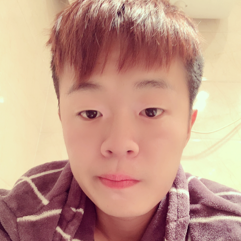 大叔和俏皮的照片