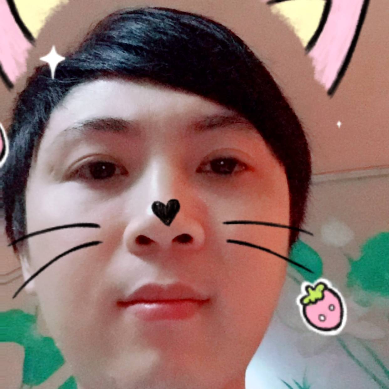 草莓用彩色的照片