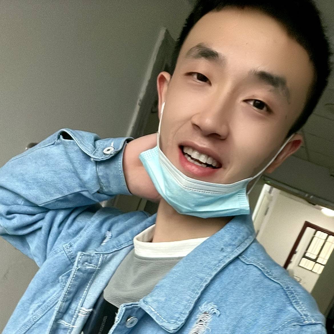 哈尼、的照片