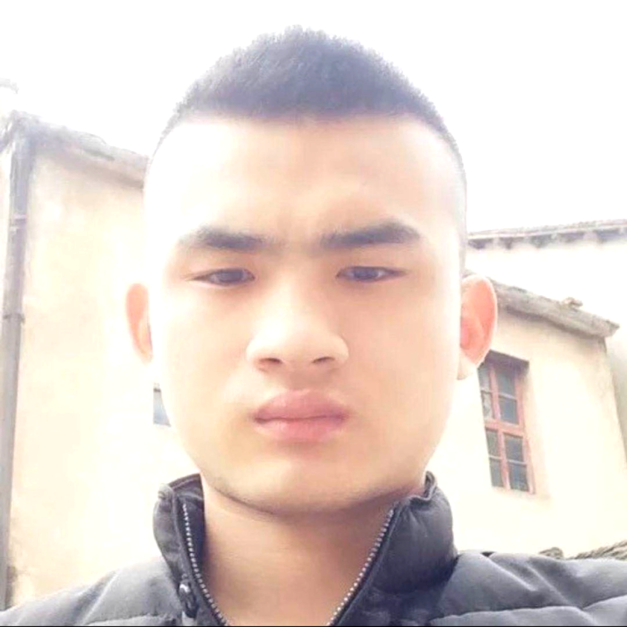 美满演变鞋子的照片