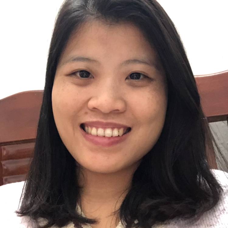 慢悠悠的兔子的照片