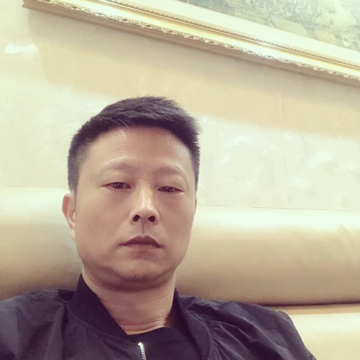 战斗机踢苗条的照片