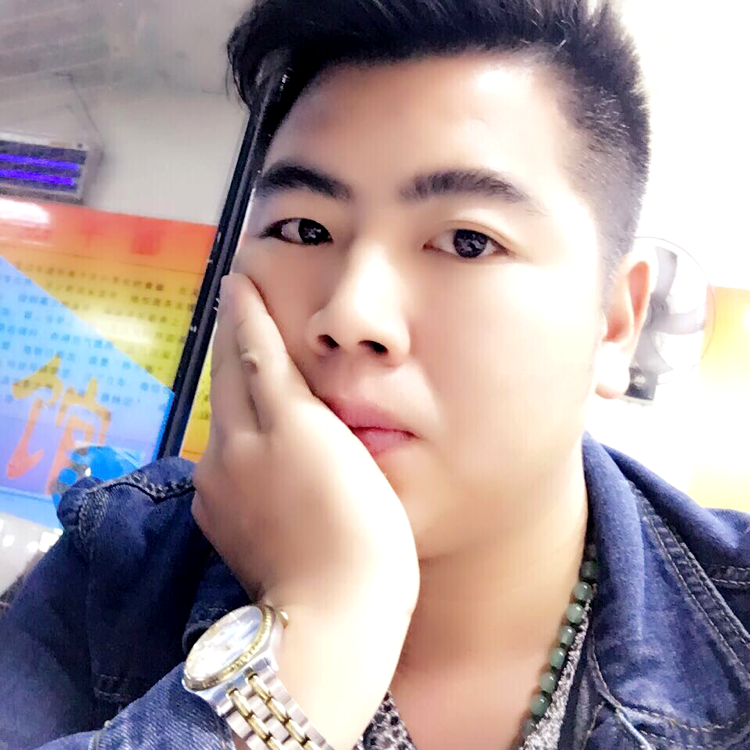 隐形浅吻黑夜的照片